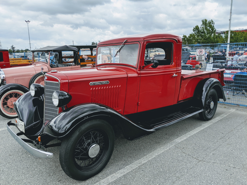 Illustration for article titled BC Vintage Truck & Hotrod Show
